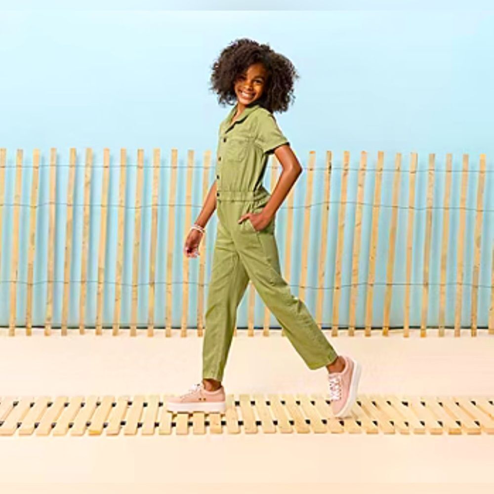 Roxy Oil Green Jumpsuit; Size Girls 
X-LARGE/16. NWT! Roxy Big Girls